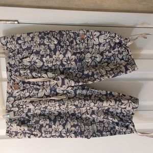 Board shorts / cargo unisex tag says size 11